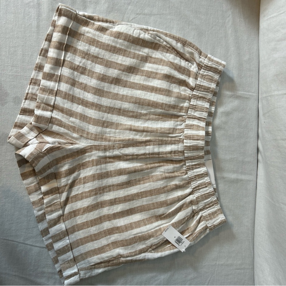Old Navy striped relax, fit elastic waist shorts, size medium